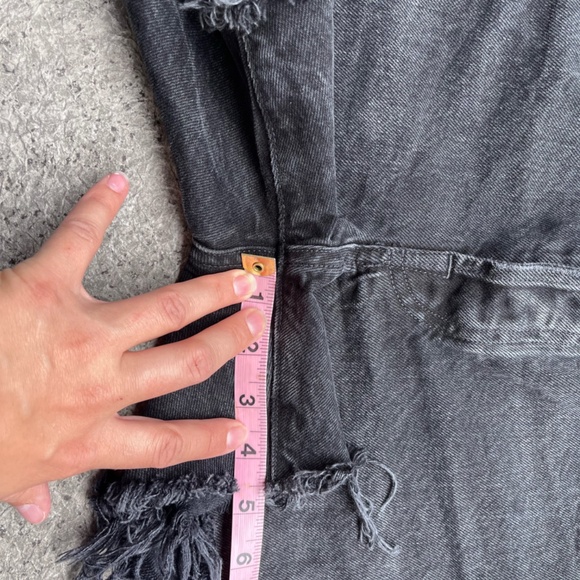 AGOLDE parker shorts size 27 black distressed - Picture 6 of 7